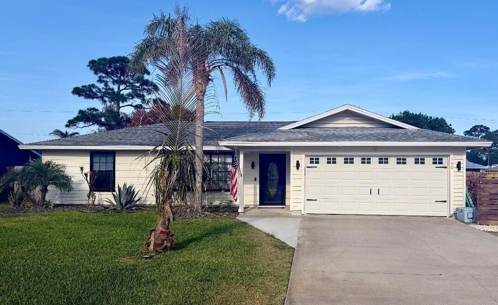 160 9th Court, Vero Beach, FL 32962
