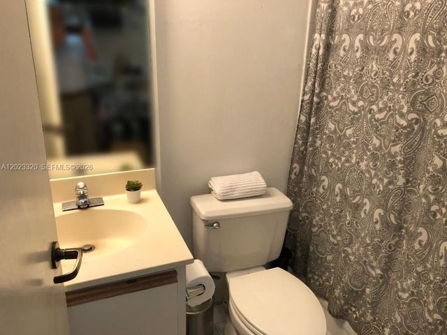 540 Brickell Key Dr 913, Miami, FL 33131