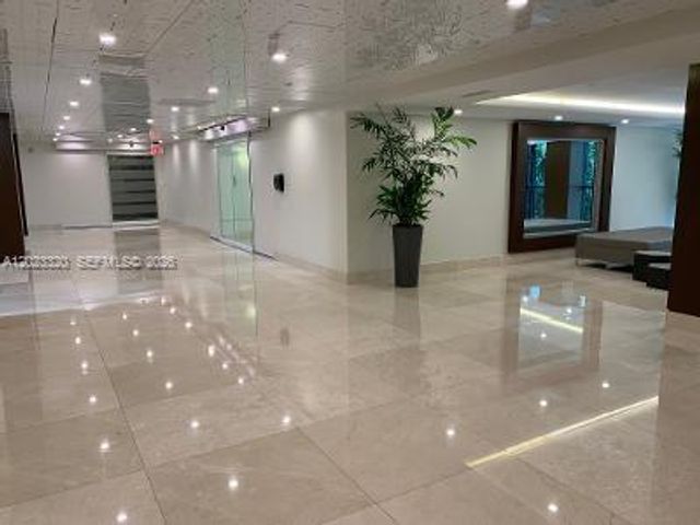 540 Brickell Key Dr 913, Miami, FL 33131