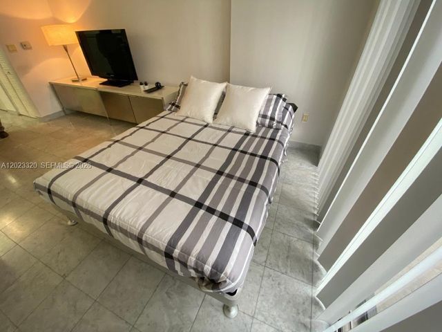 540 Brickell Key Dr 913, Miami, FL 33131