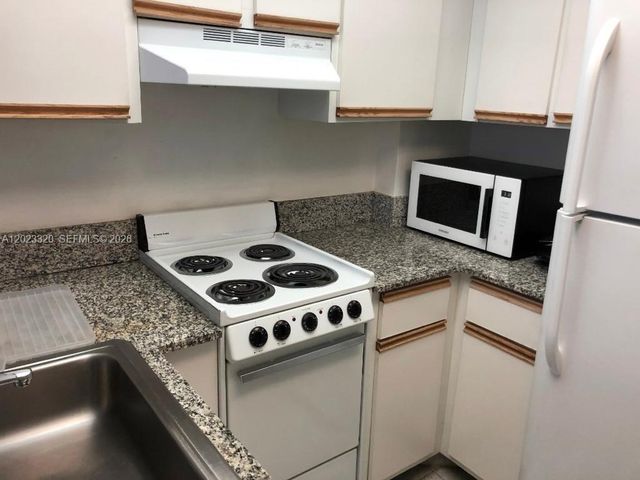 540 Brickell Key Dr 913, Miami, FL 33131