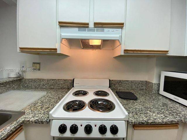 540 Brickell Key Dr 913, Miami, FL 33131