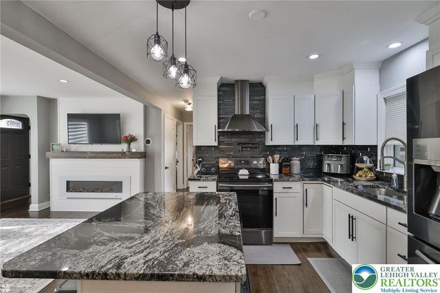 216 Young Road, Bushkill Twp, PA 18064