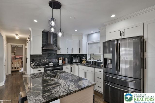 216 Young Road, Bushkill Twp, PA 18064