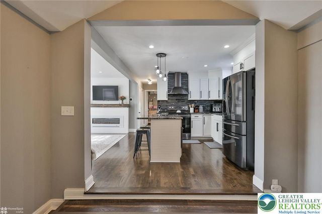 216 Young Road, Bushkill Twp, PA 18064