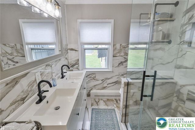 216 Young Road, Bushkill Twp, PA 18064