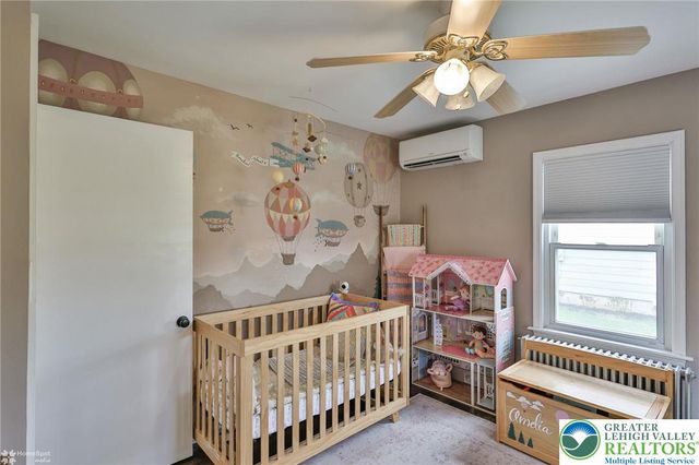 216 Young Road, Bushkill Twp, PA 18064