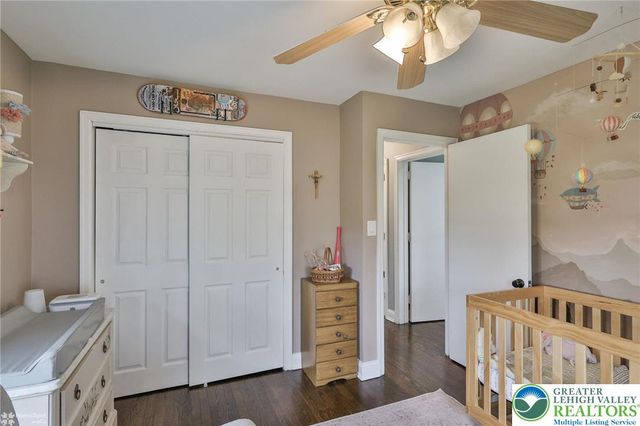 216 Young Road, Bushkill Twp, PA 18064