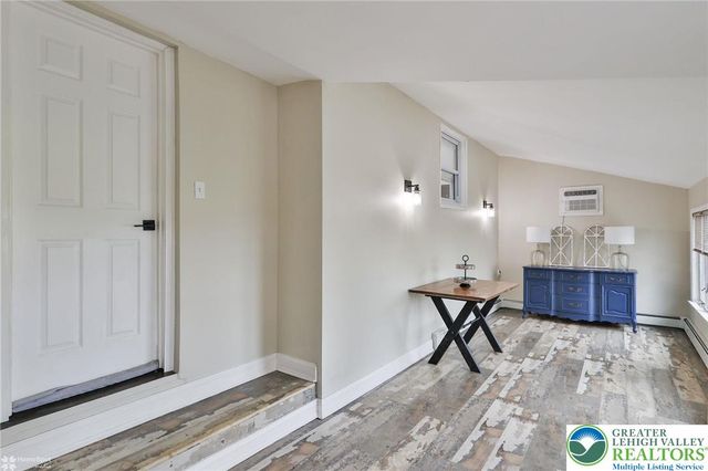 216 Young Road, Bushkill Twp, PA 18064