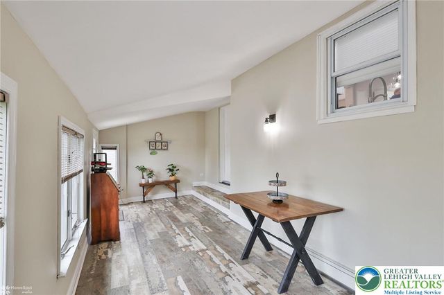 216 Young Road, Bushkill Twp, PA 18064