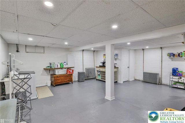 216 Young Road, Bushkill Twp, PA 18064
