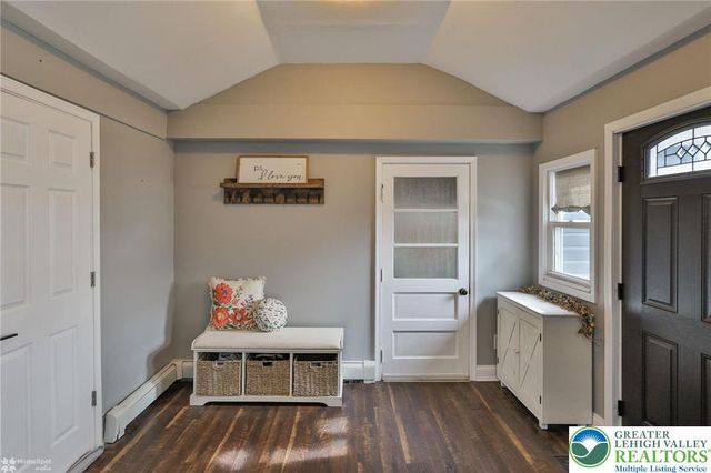 216 Young Road, Bushkill Twp, PA 18064