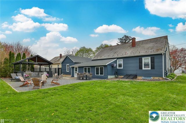 216 Young Road, Bushkill Twp, PA 18064