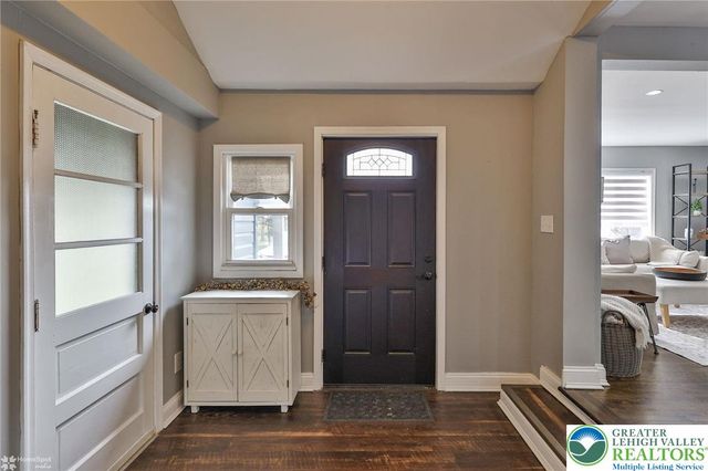 216 Young Road, Bushkill Twp, PA 18064