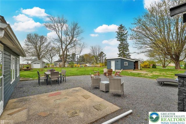 216 Young Road, Bushkill Twp, PA 18064