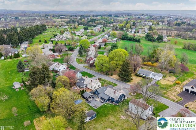 216 Young Road, Bushkill Twp, PA 18064