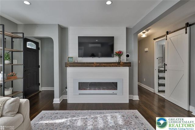 216 Young Road, Bushkill Twp, PA 18064
