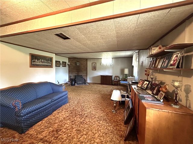 139 Kit Drive, New Cumberland, WV 26047