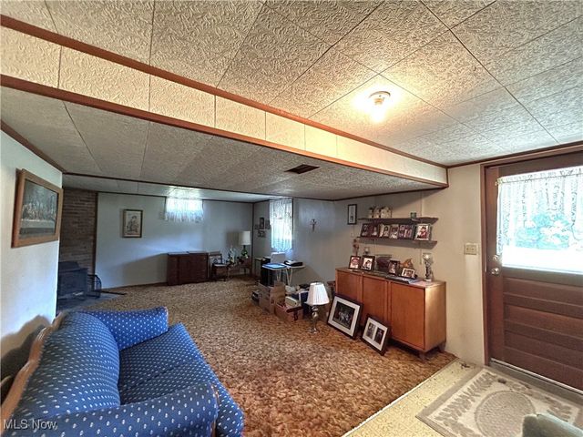 139 Kit Drive, New Cumberland, WV 26047