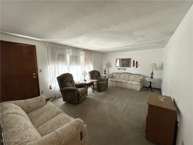 139 Kit Drive, New Cumberland, WV 26047