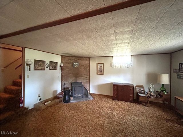 139 Kit Drive, New Cumberland, WV 26047