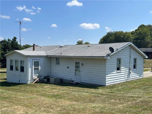 139 Kit Drive, New Cumberland, WV 26047