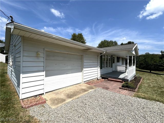 139 Kit Drive, New Cumberland, WV 26047