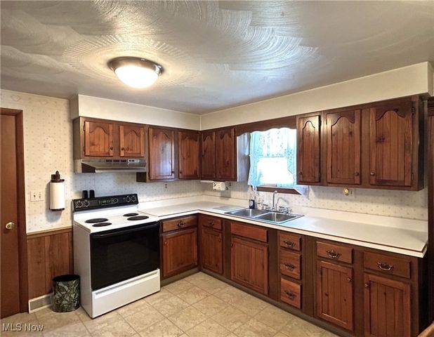 139 Kit Drive, New Cumberland, WV 26047