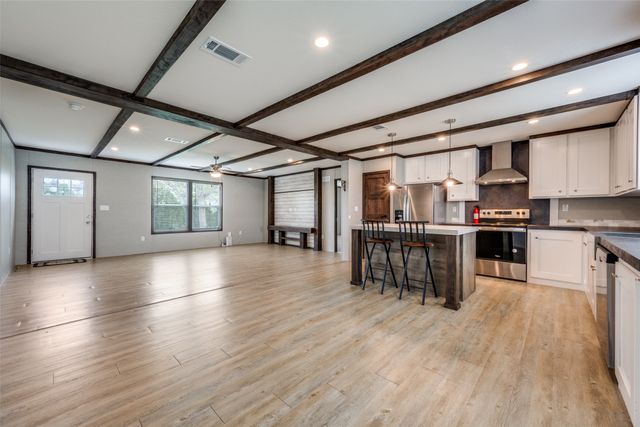 101 Shady Grove Drive, Sanger, TX 76266