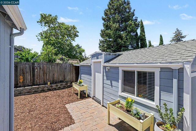 2214 Pacheco Blvd, Martinez, CA 94553