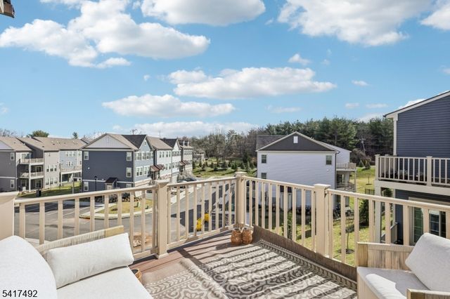 21 Dahlia Dr, Warren Twp., NJ 07059