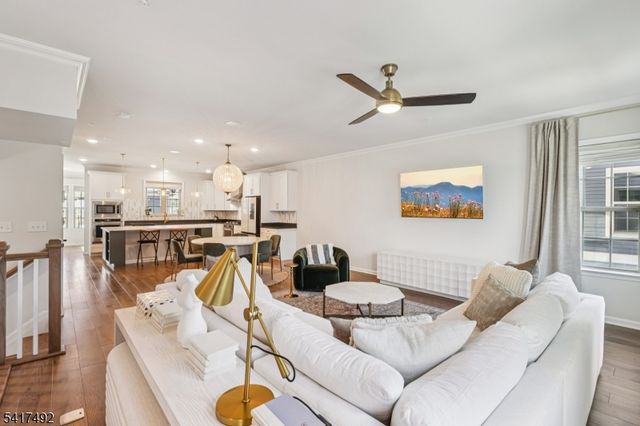 21 Dahlia Dr, Warren Twp., NJ 07059