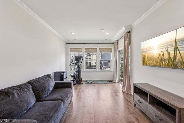 21 Dahlia Dr, Warren Twp., NJ 07059