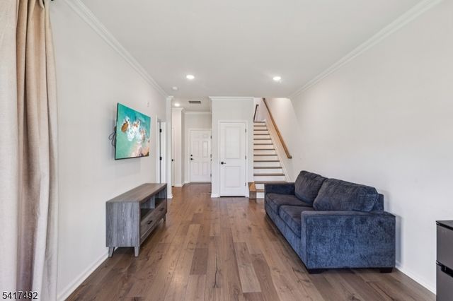 21 Dahlia Dr, Warren Twp., NJ 07059