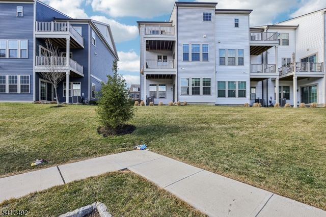 21 Dahlia Dr, Warren Twp., NJ 07059