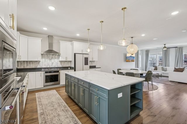 21 Dahlia Dr, Warren Twp., NJ 07059