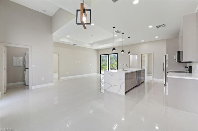 2903 37th ST W, Lehigh Acres, FL 33971