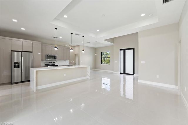 2903 37th ST W, Lehigh Acres, FL 33971