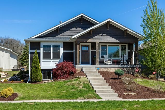 670 Holmes Street, Bettendorf, IA 52772