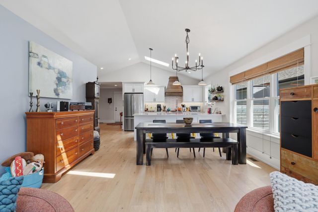 670 Holmes Street, Bettendorf, IA 52772