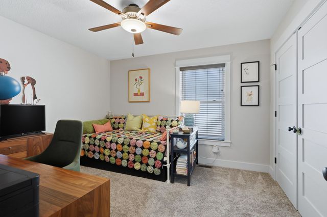 670 Holmes Street, Bettendorf, IA 52772