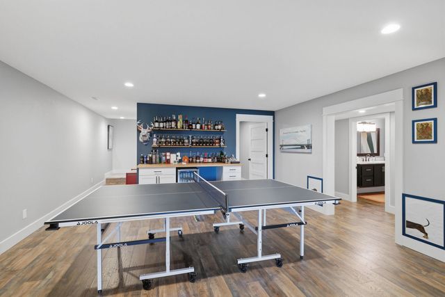 670 Holmes Street, Bettendorf, IA 52772
