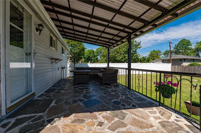 31 Pickwick Drive, Commack, NY 11725