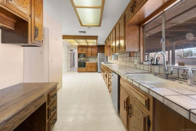 250 S Santa Rosa Ave, El Centro, CA 92243