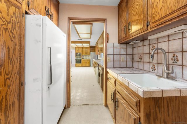 250 S Santa Rosa Ave, El Centro, CA 92243