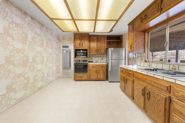 250 S Santa Rosa Ave, El Centro, CA 92243