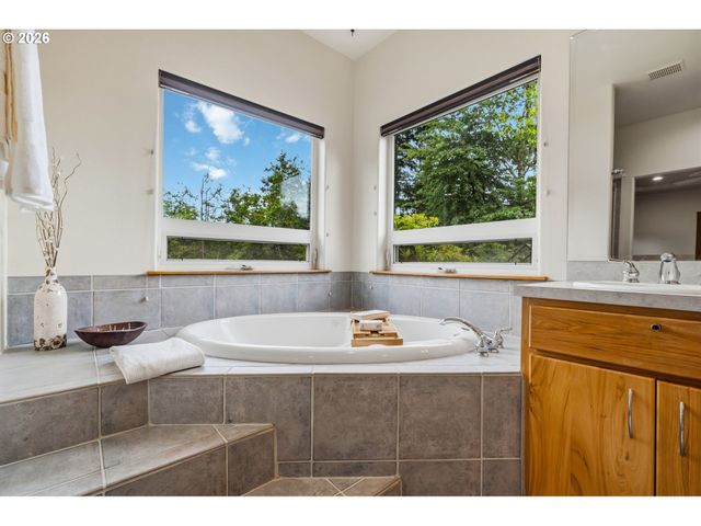 2461 BELLE CENTER Rd, Washougal, WA 98671
