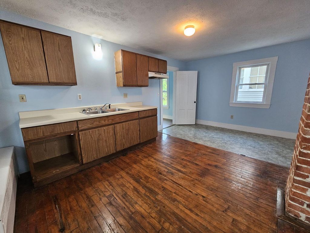 14 Hammond Street, Sanford, ME 04073 — photo 3