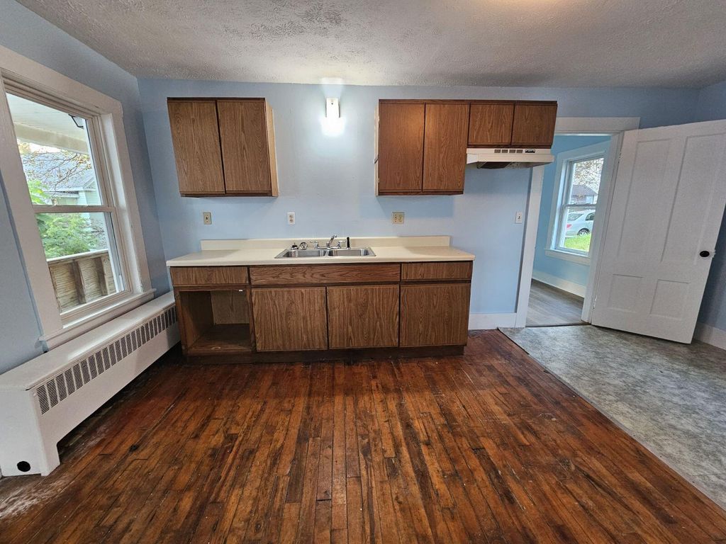 14 Hammond Street, Sanford, ME 04073 — photo 4