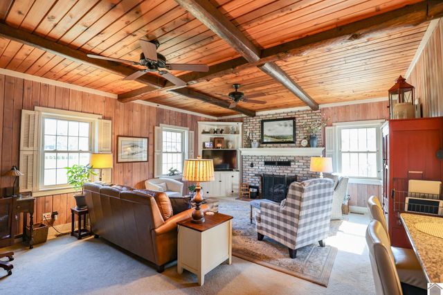 2074 Natchez Ln, Paducah, KY 42001